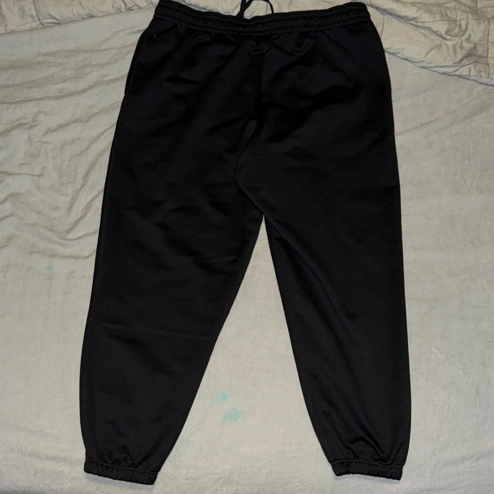 Nike Kobe Year Of The Mamba Therma-Fit Basketball Pants (Black) - Picture 3 of 8